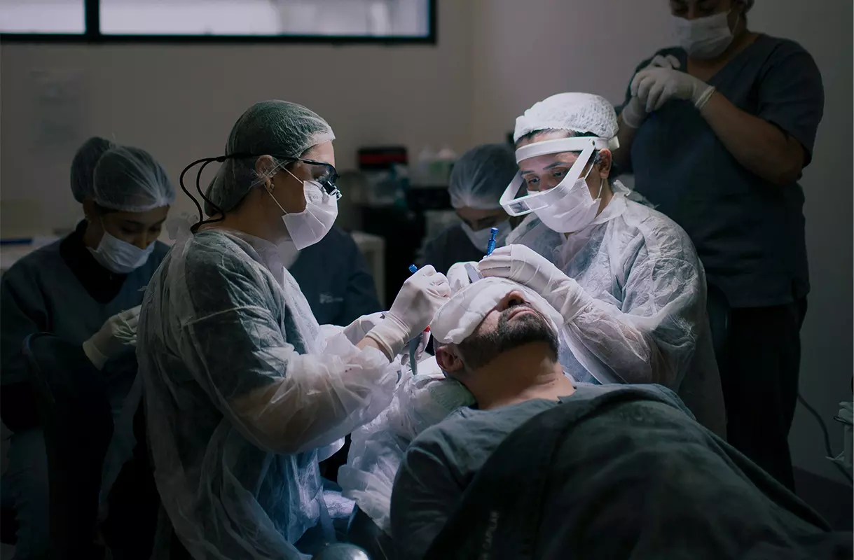 What to Look for in a Hair Transplant Surgeon